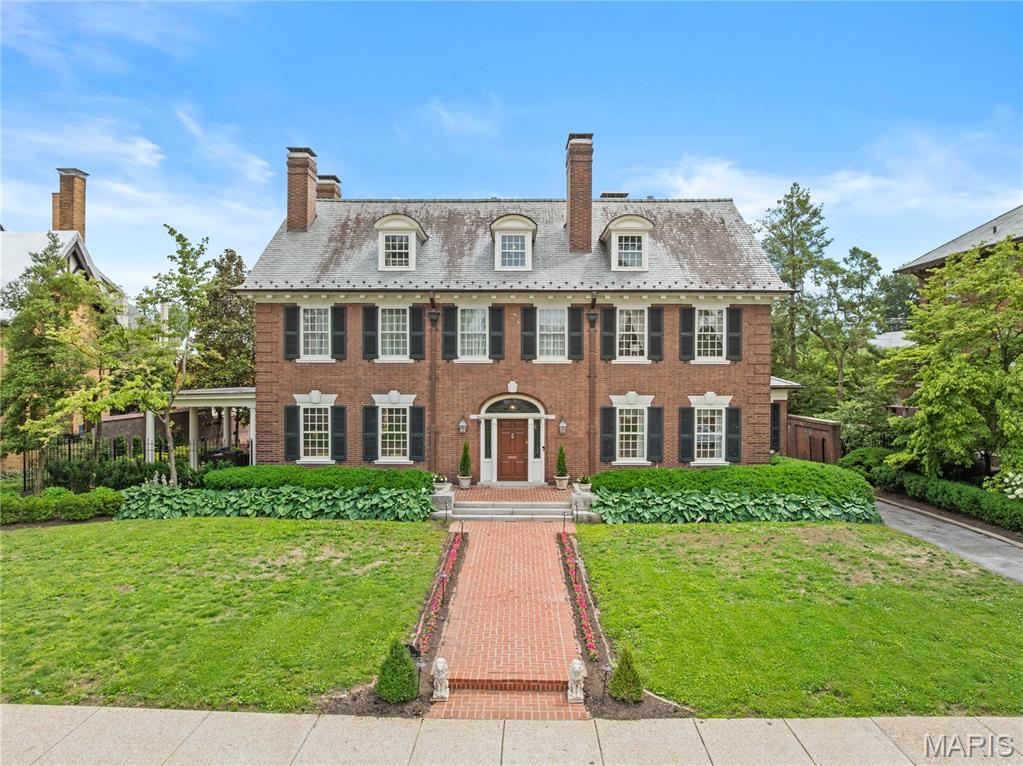 Photo of 42 Westmoreland Place St Louis MO 63108