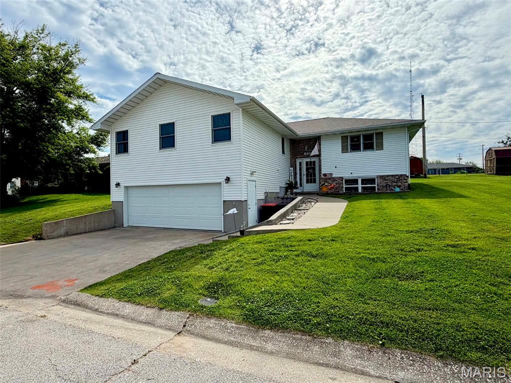 Photo of 810 Houston Drive Palmyra MO 63461