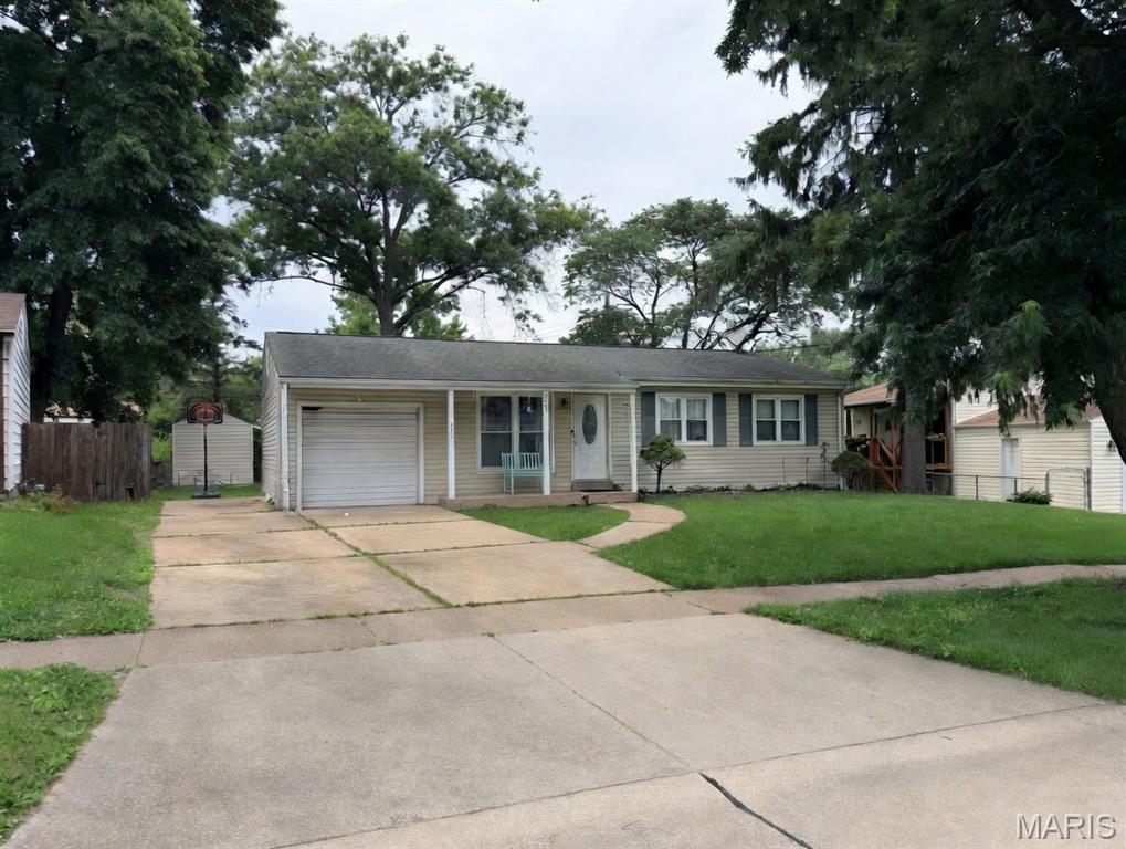 Photo of 2883 Foxwood Drive Maryland Heights MO 63043