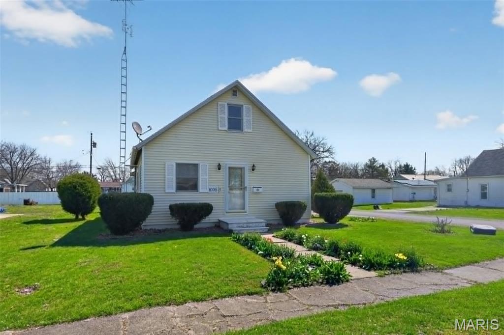 Photo of 1005 S Macoupin Street Gillespie IL 62033