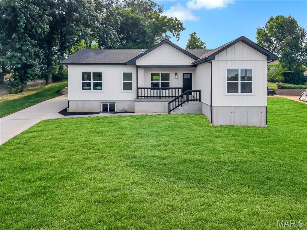 Photo of 211 Fee Fee Road Maryland Heights MO 63043