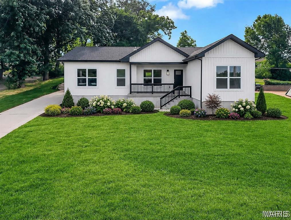 Photo of 211 Fee Fee Road Maryland Heights MO 63043