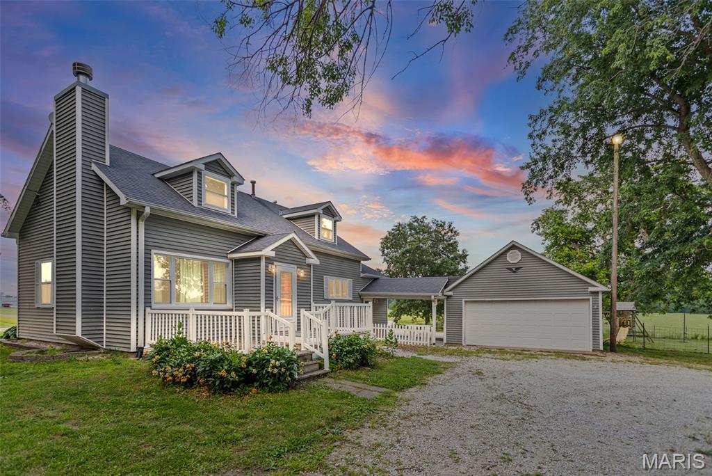 Photo of 27954 300th Avenue Barry IL 62312