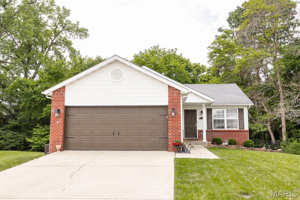 Photo of 102 Bayridge Court Glen Carbon IL 62034