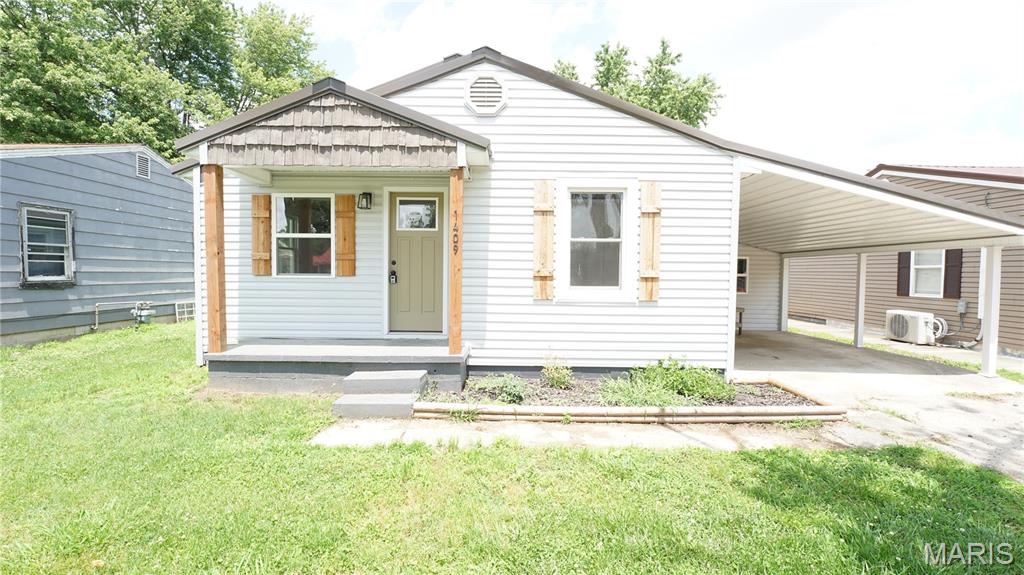 Photo of 1409 Ray Street Dexter MO 63841