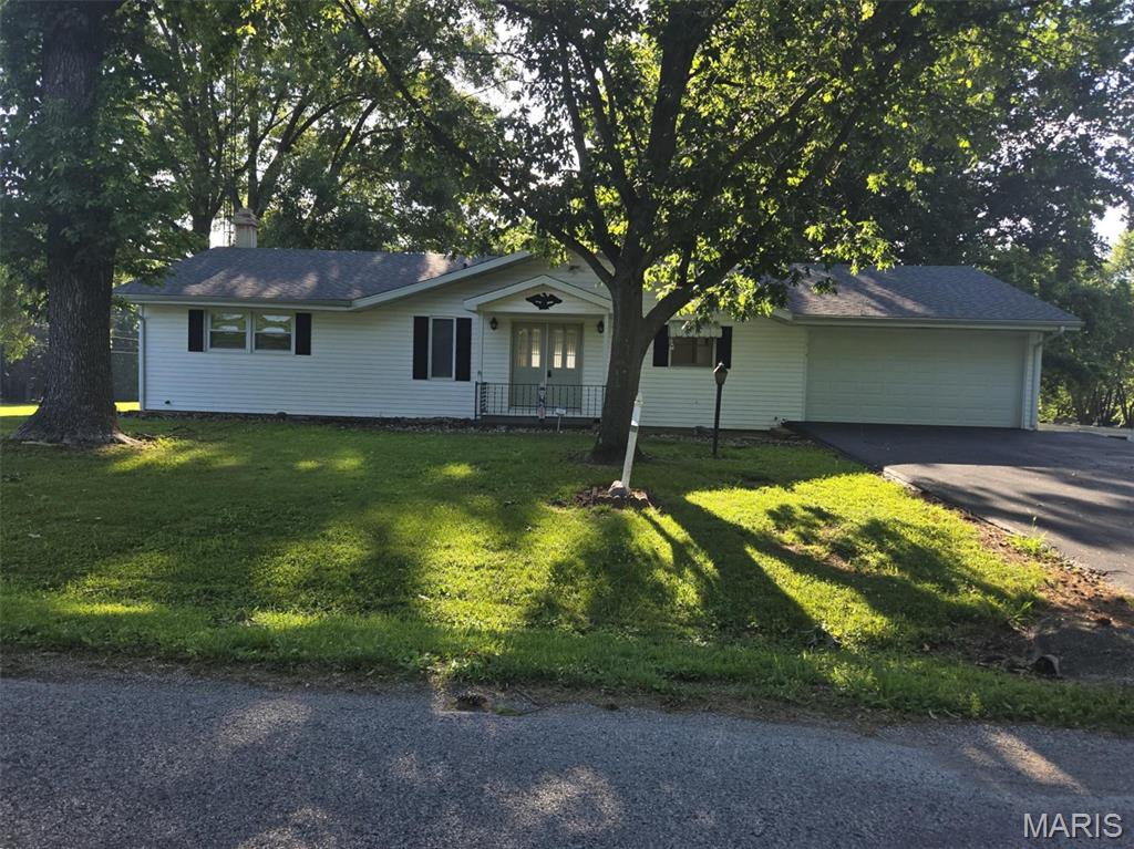 Photo of 21104 4th Street Carlyle IL 62231