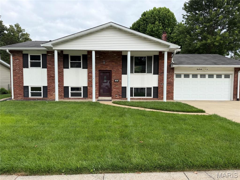 Photo of 420 Canary Lane St Charles MO 63301