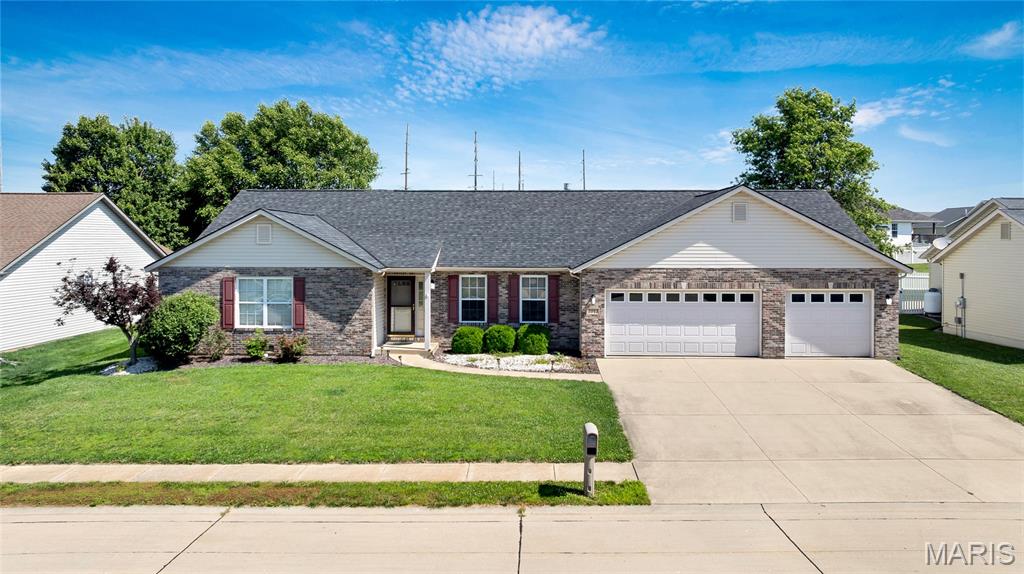 Photo of 1041 W Fallen Lake Drive Waterloo IL 62298