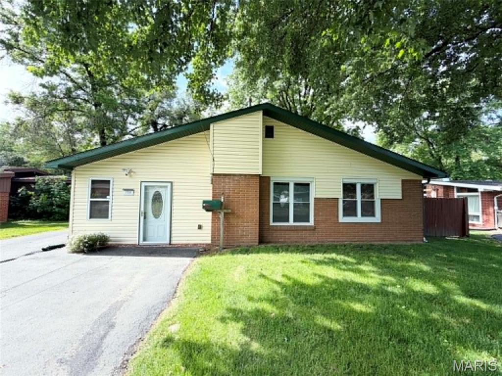 Photo of 708 Valley Drive East Alton IL 62024