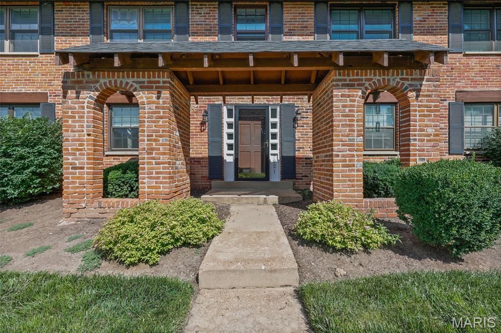 Photo of 7921 Royal Arms Court #1 Crestwood MO 63123