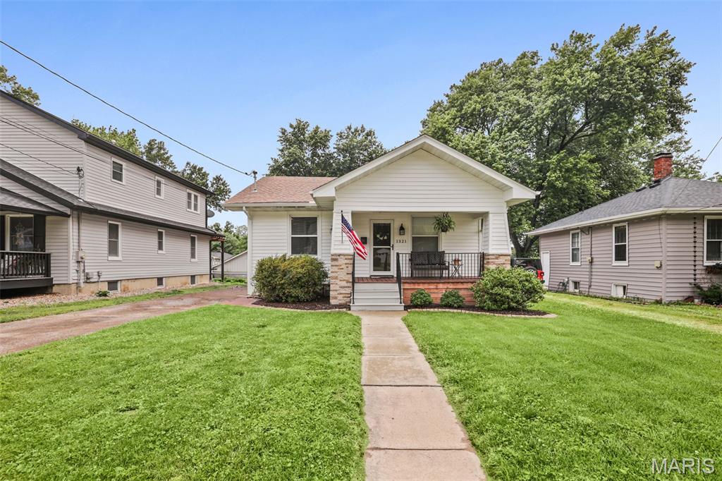Photo of 1321 Eberhart Avenue Edwardsville IL 62025