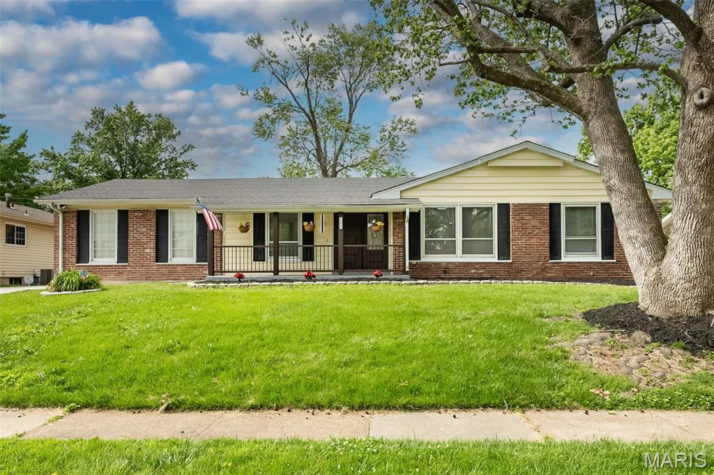 Photo of 3033 Aberdeen Drive St Louis MO 63033