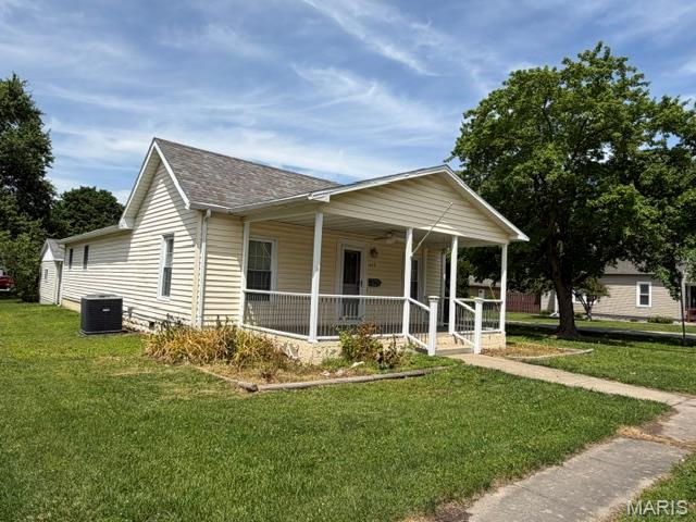 Photo of 625 Young Street Nokomis IL 62075