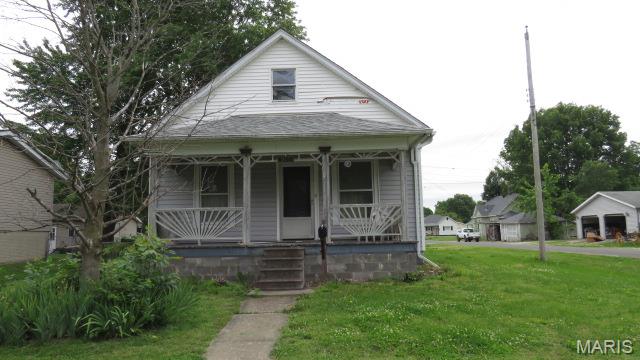 Photo of 911 Madison Street Gillespie IL 62033