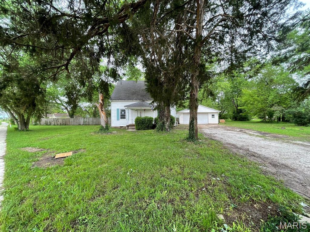 Photo of 605 S Edwardsville Road Worden IL 62097