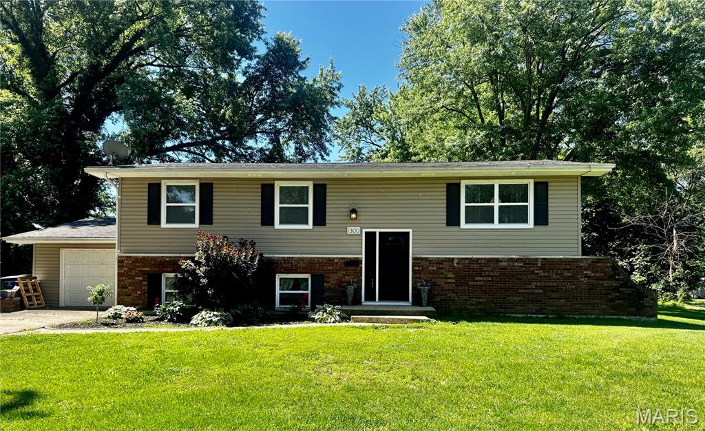 Photo of 1300 Chestnut Street Greenville IL 62246