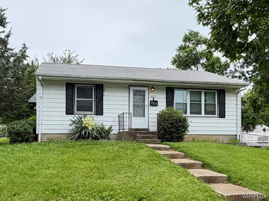 Photo of 10711 Saint Henry Lane St Ann MO 63074