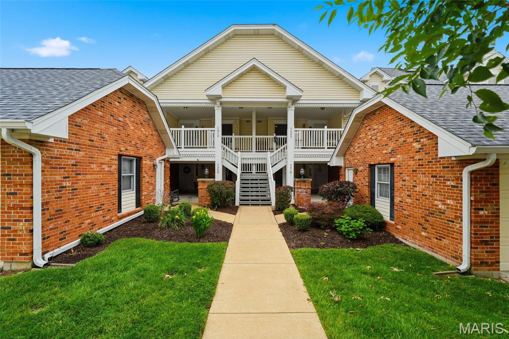 Photo of 7312 Woodlawn Colonial Lane Shrewsbury MO 63119