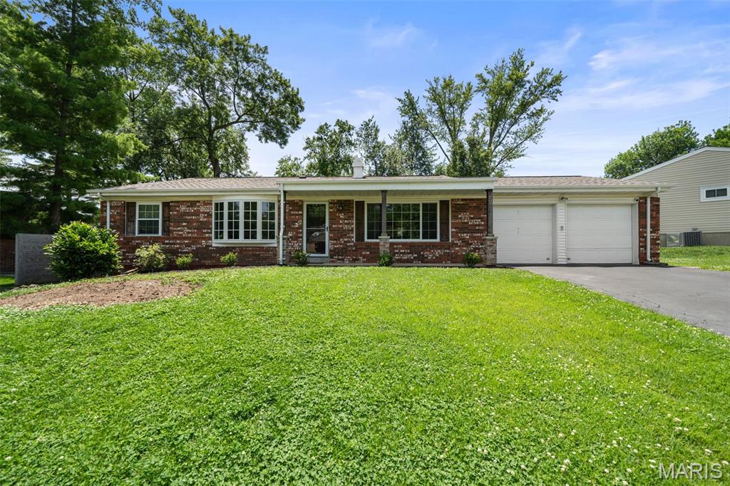 Photo of 106 Bellechasse Drive Chesterfield MO 63017