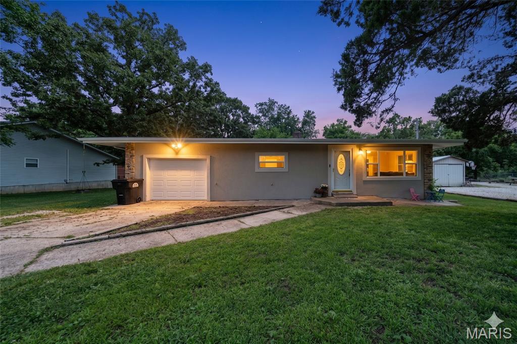 Photo of 310 State Route DD St James MO 65559