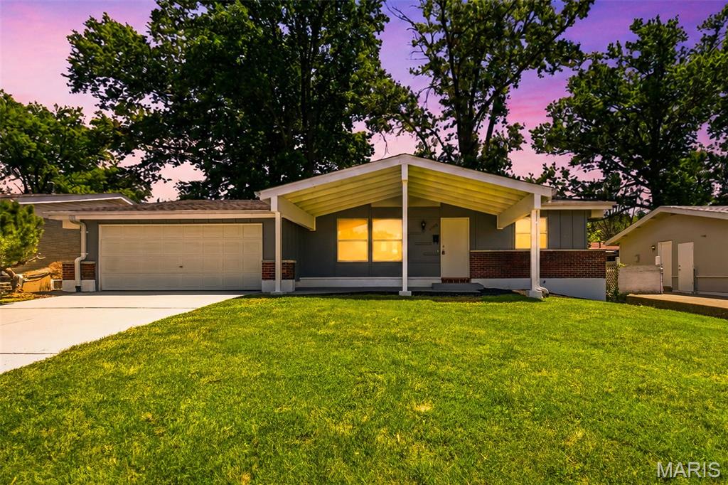 Photo of 11160 landseer Drive St Louis MO 63136