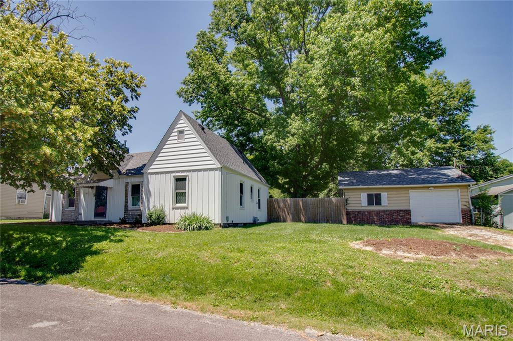 Photo of 23 N 9th Street East Alton IL 62024