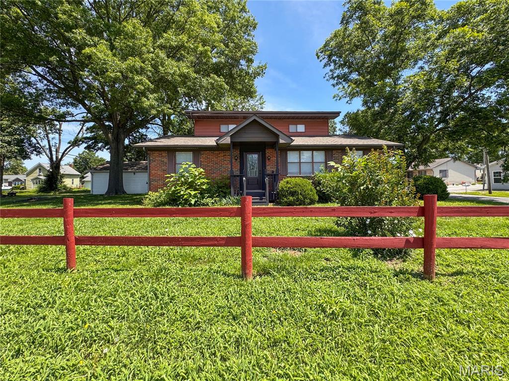 Photo of 510 Highland Street New Athens IL 62264