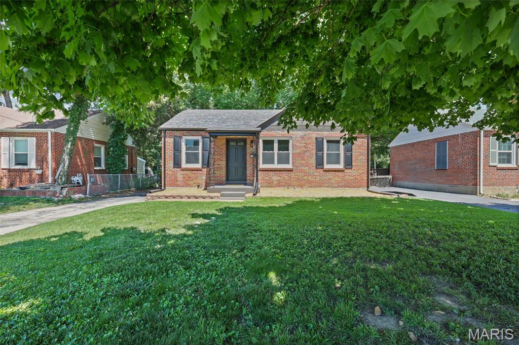 Photo of 580 S New Florissant Road Florissant MO 63031