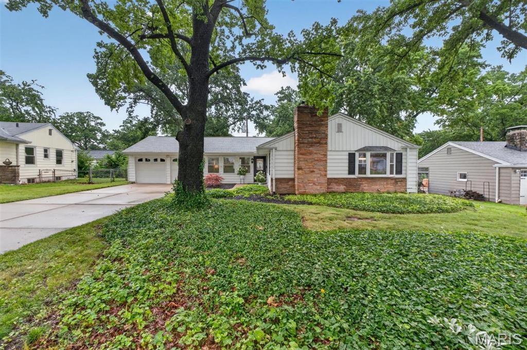 Photo of 223 Woodridge Road Kirkwood MO 63122