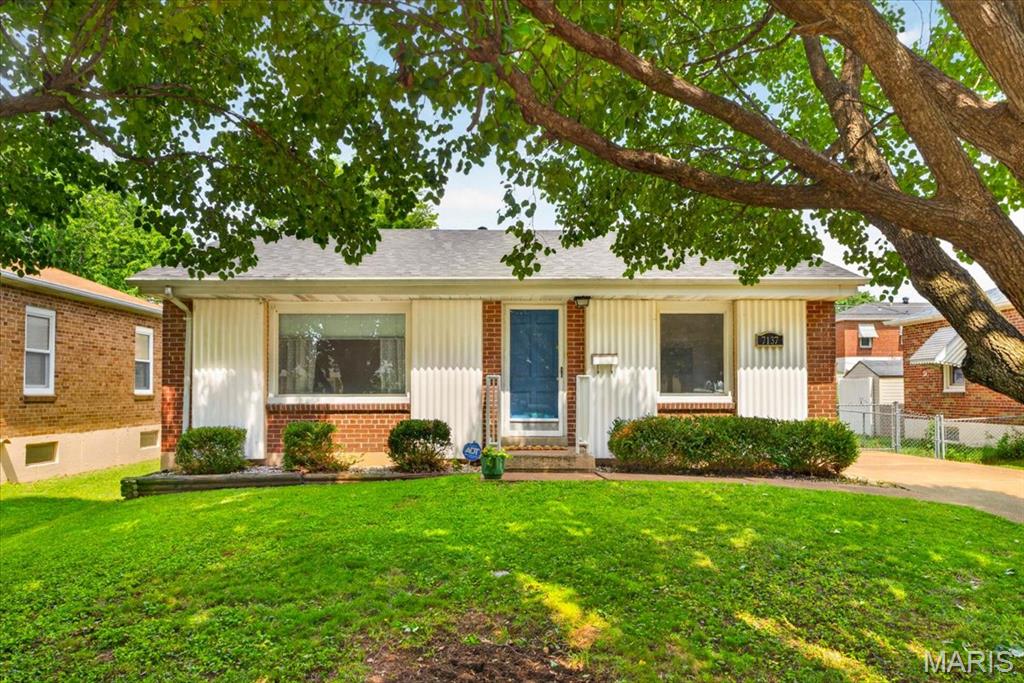 Photo of 7137 Marwinette Avenue St Louis MO 63116