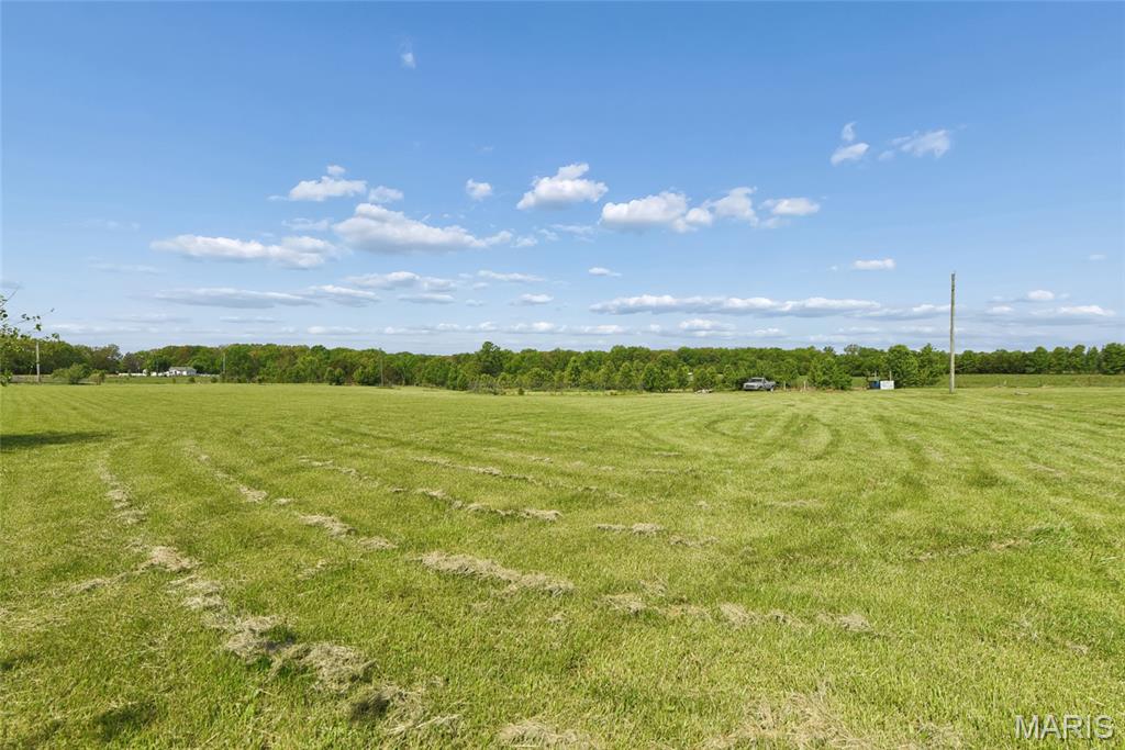 Photo of 63 Pinnacle Lake Road New Florence MO 63363