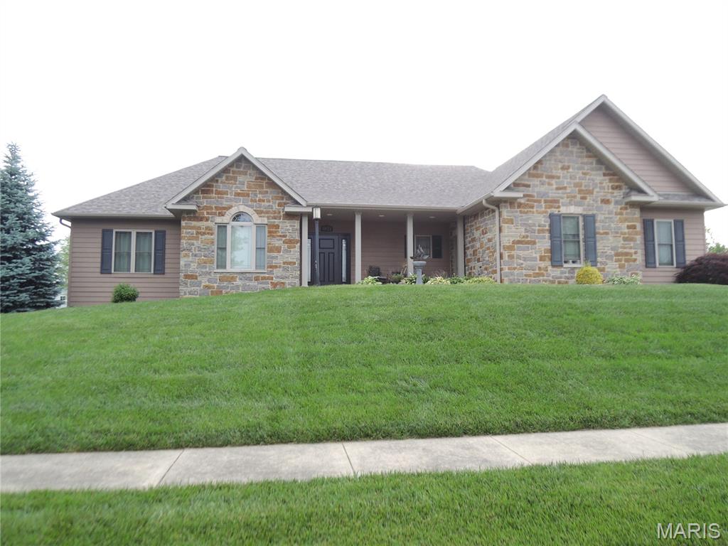 Photo of 1021 Savannah Way Greenville IL 62246