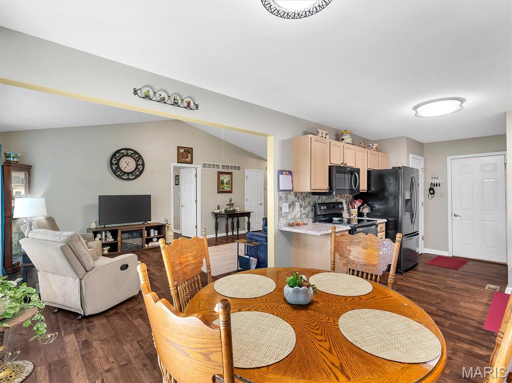 Photo of 10237 Carlton Place Court St Louis MO 63123
