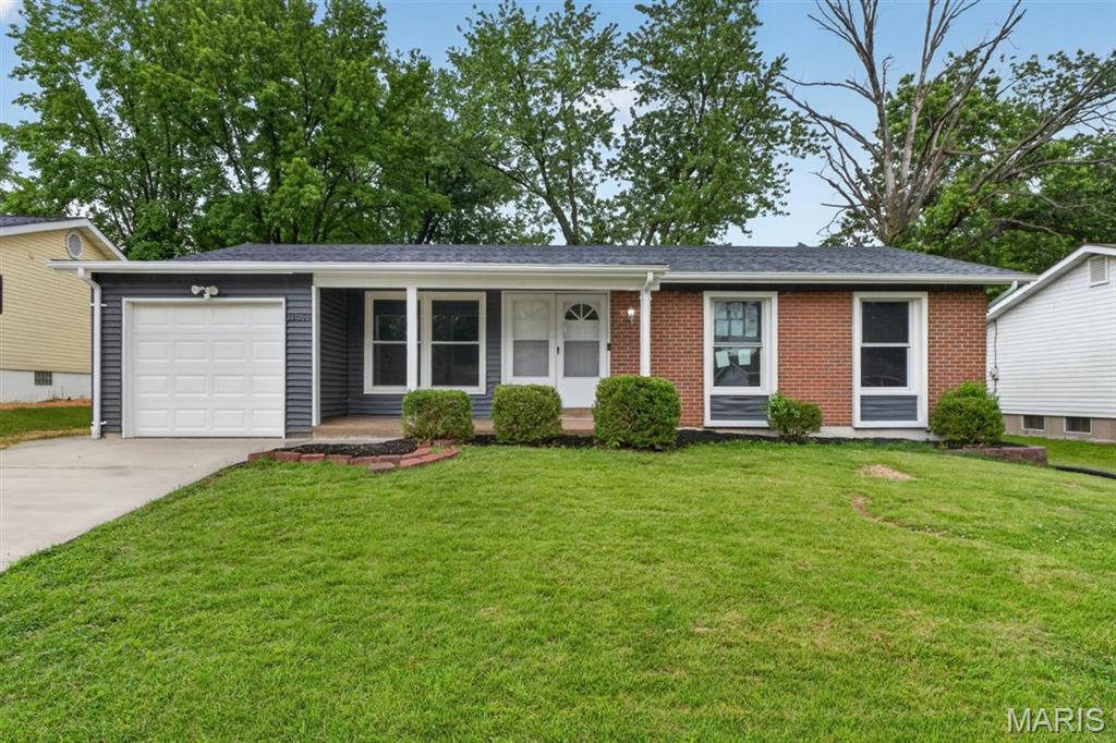 Photo of 11644 Altozano Lane Florissant MO 63033