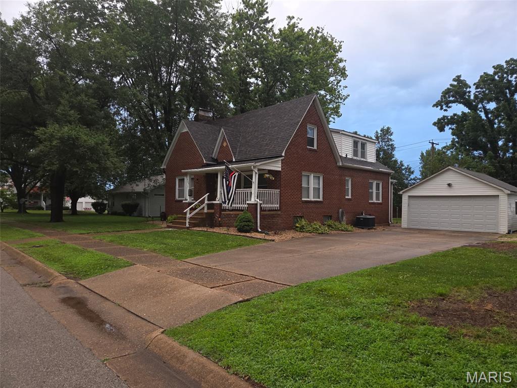 Photo of 409 W Monroe Avenue Owensville MO 65066