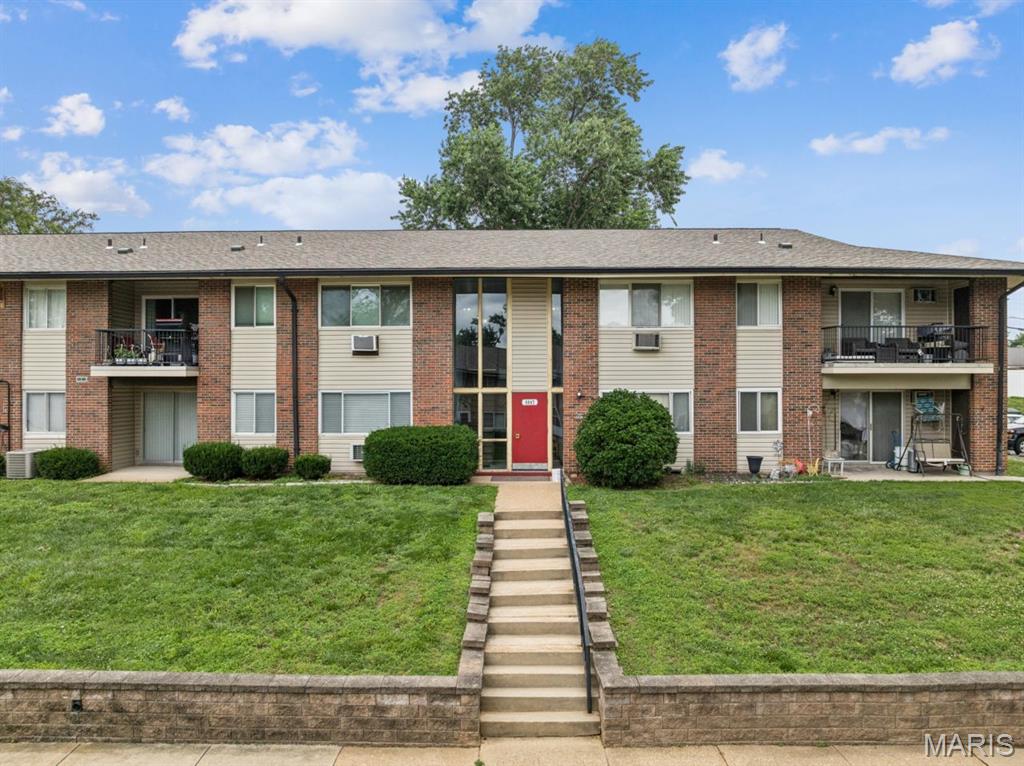 Photo of 9047 Villaridge Court #F Unincorporated MO 63123