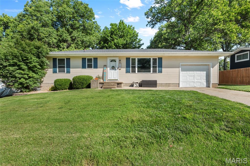 Photo of 2109 Easy Street Highland IL 62249