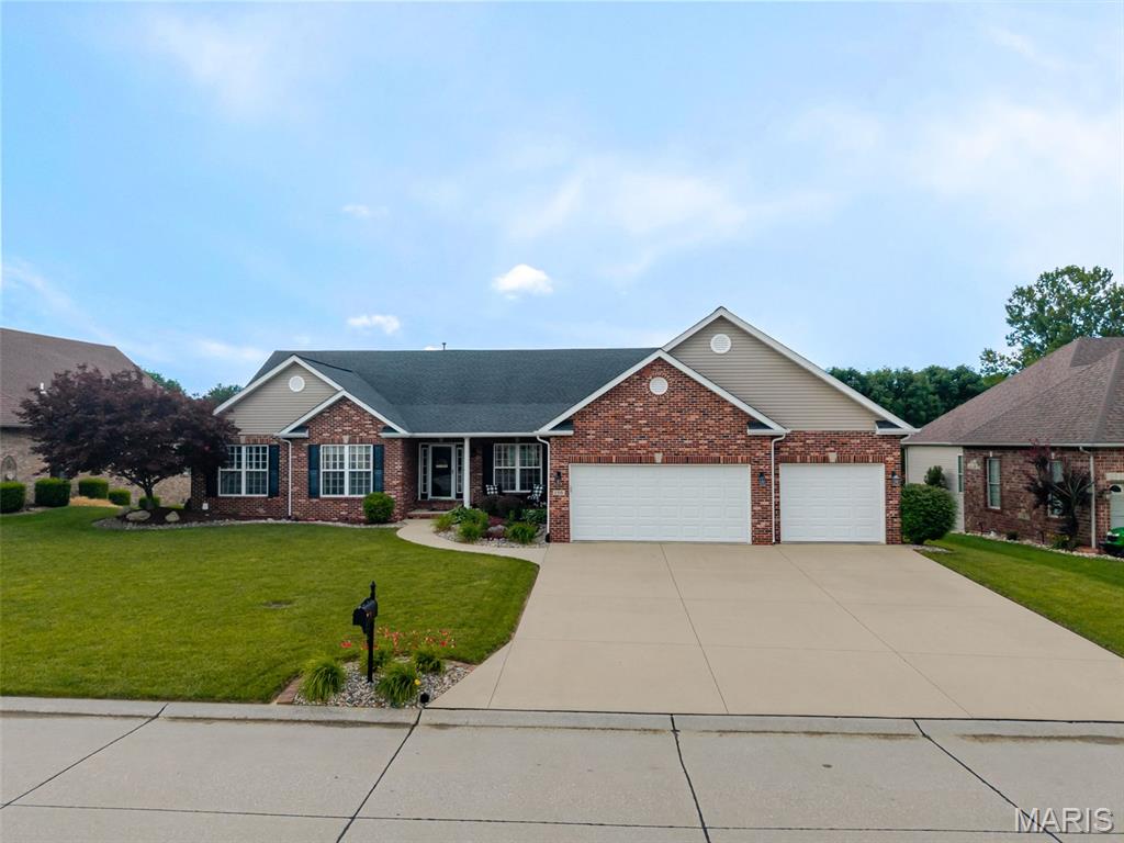 Photo of 136 Stonebridge Crossing Drive Maryville IL 62062