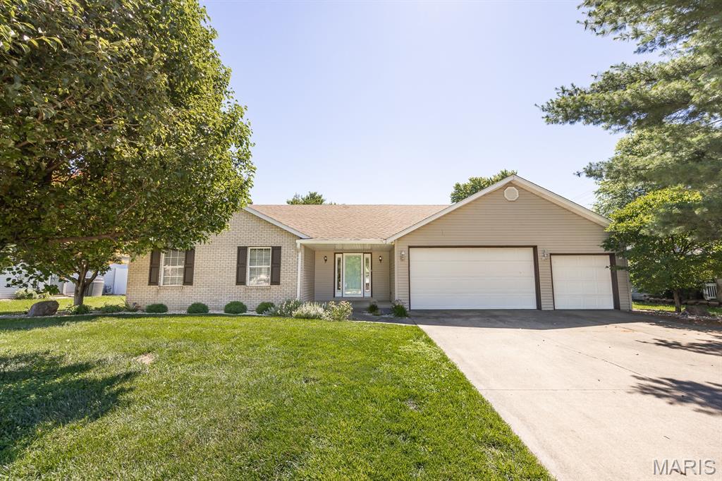 Photo of 916 Crosswinds Drive Belleville IL 62221
