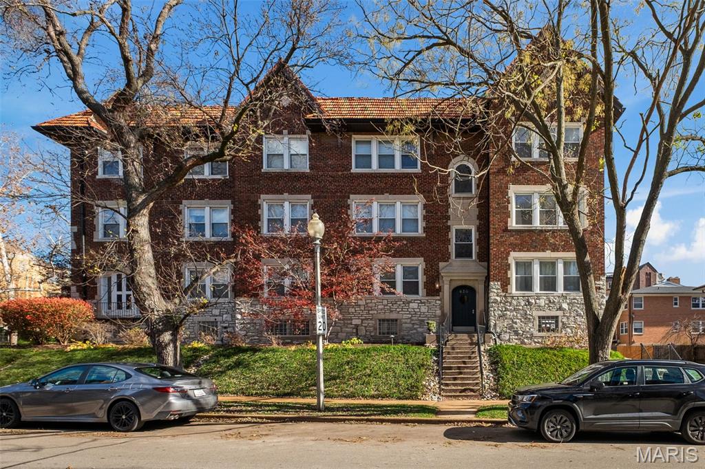 Photo of 630 Westwood Drive #2S Clayton MO 63105