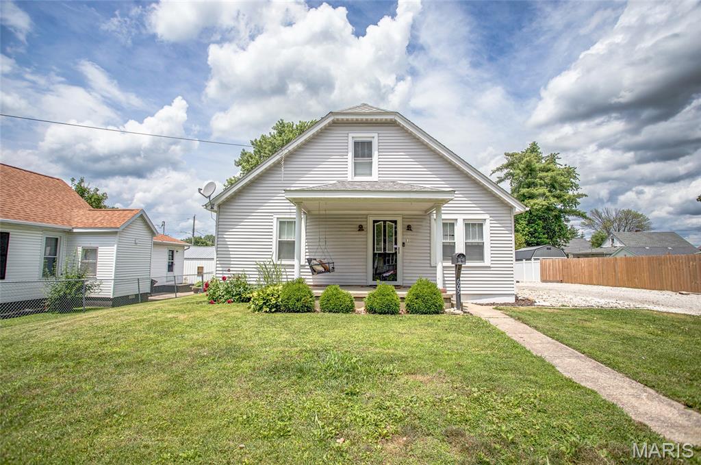 Photo of 605 Slaten Avenue Jerseyville IL 62052