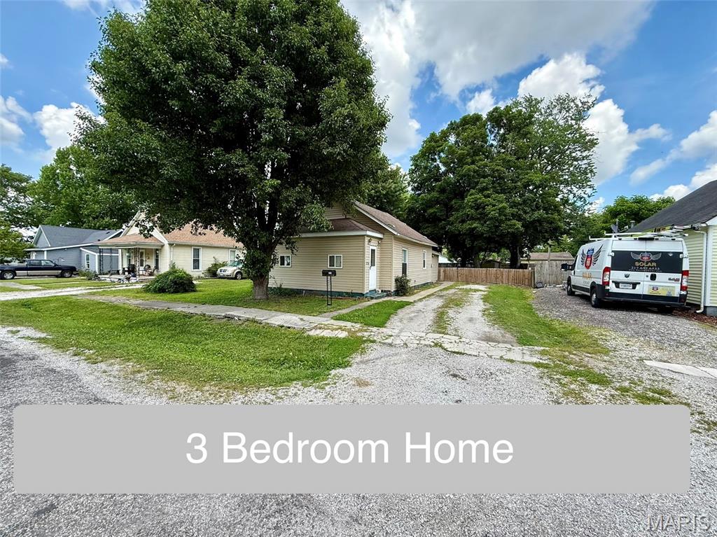 Photo of 324 N Harrison Street Girard IL 62640