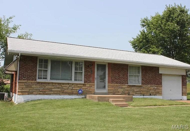 Photo of 1277 Admiral Drive St Louis MO 63137