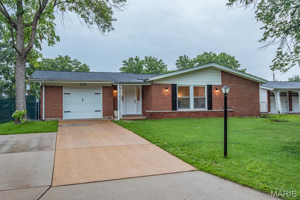 Photo of 729 Wingan Lane St Louis MO 63125