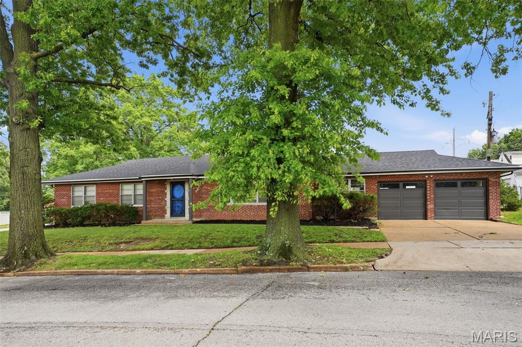 Photo of 3460 Regal Place St Louis MO 63139