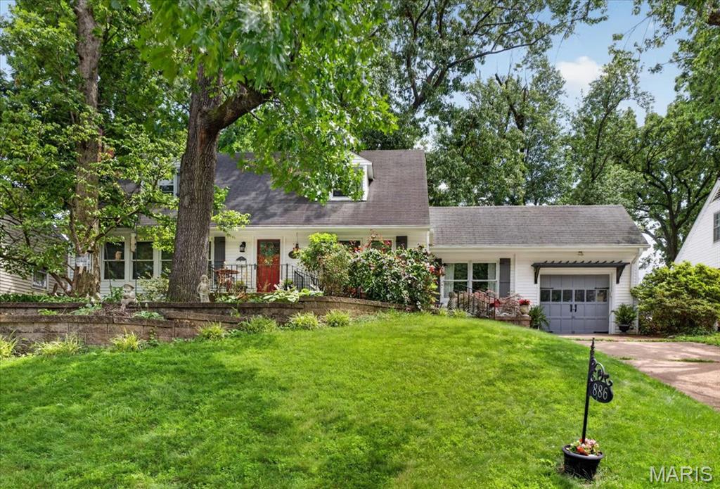 Photo of 886 Woodbine Drive St Louis MO 63126