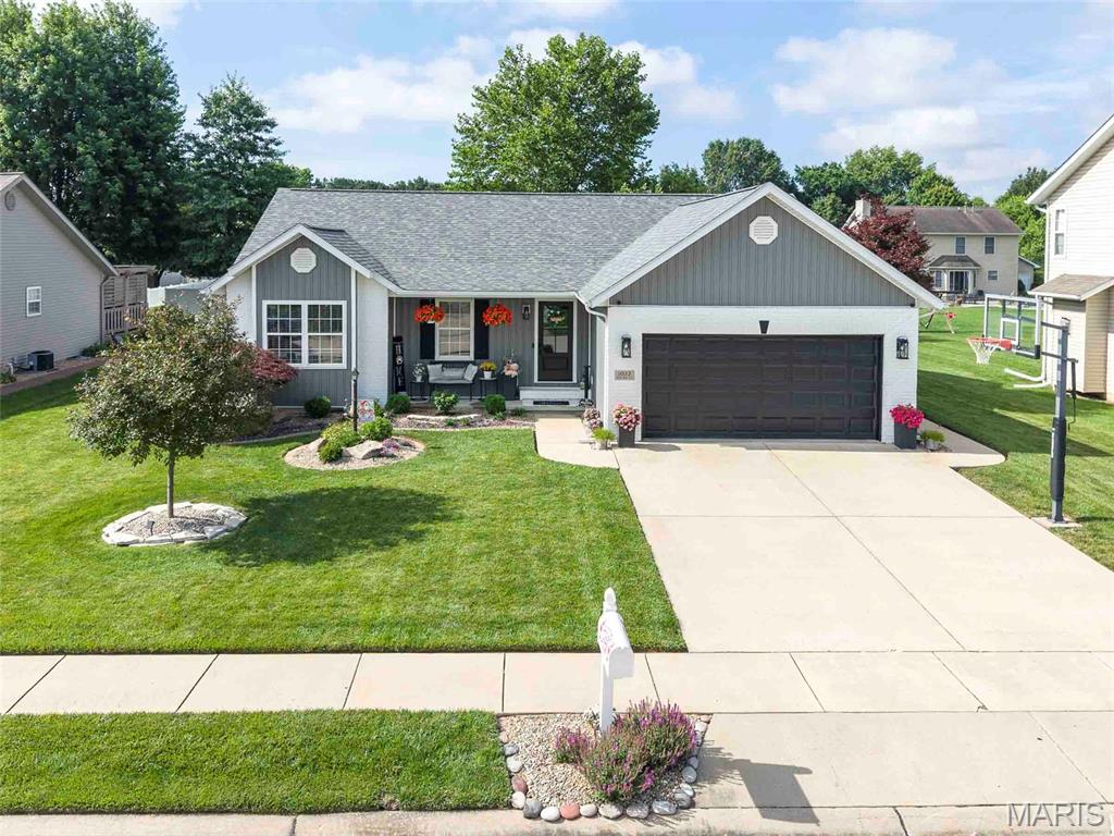 Photo of 1022 Deer Run Court Staunton IL 62088