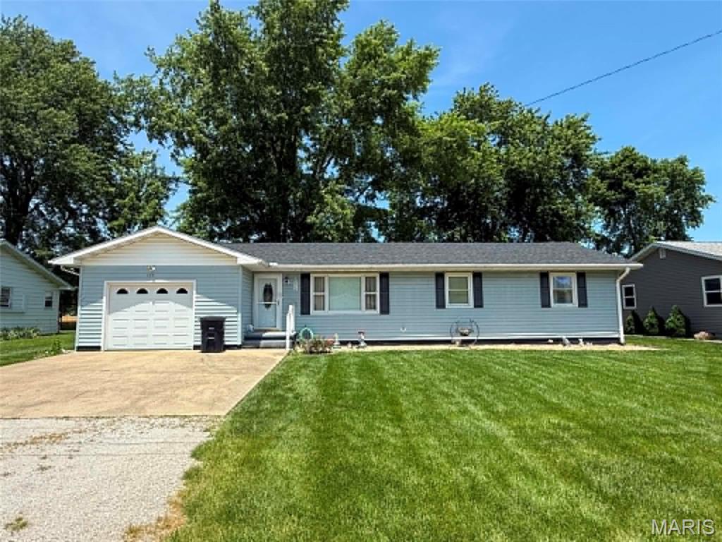 Photo of 337 E 1st Street Ramsey IL 62080
