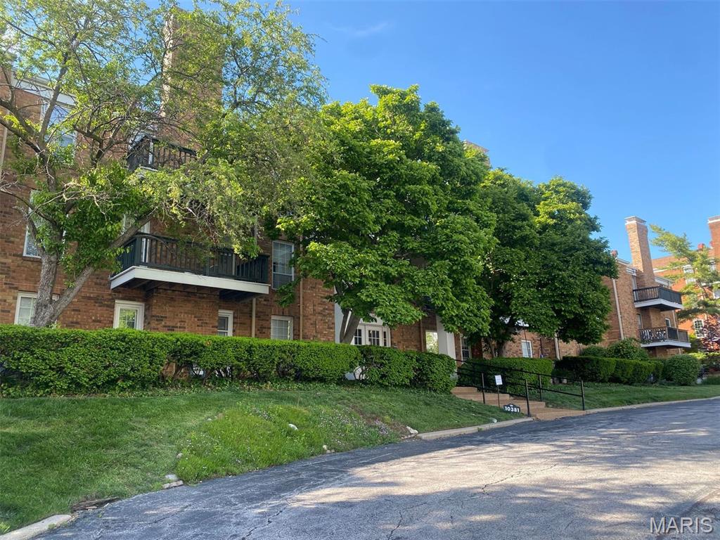 Photo of 10381 Oxford Hill Drive #14 St Louis MO 63146