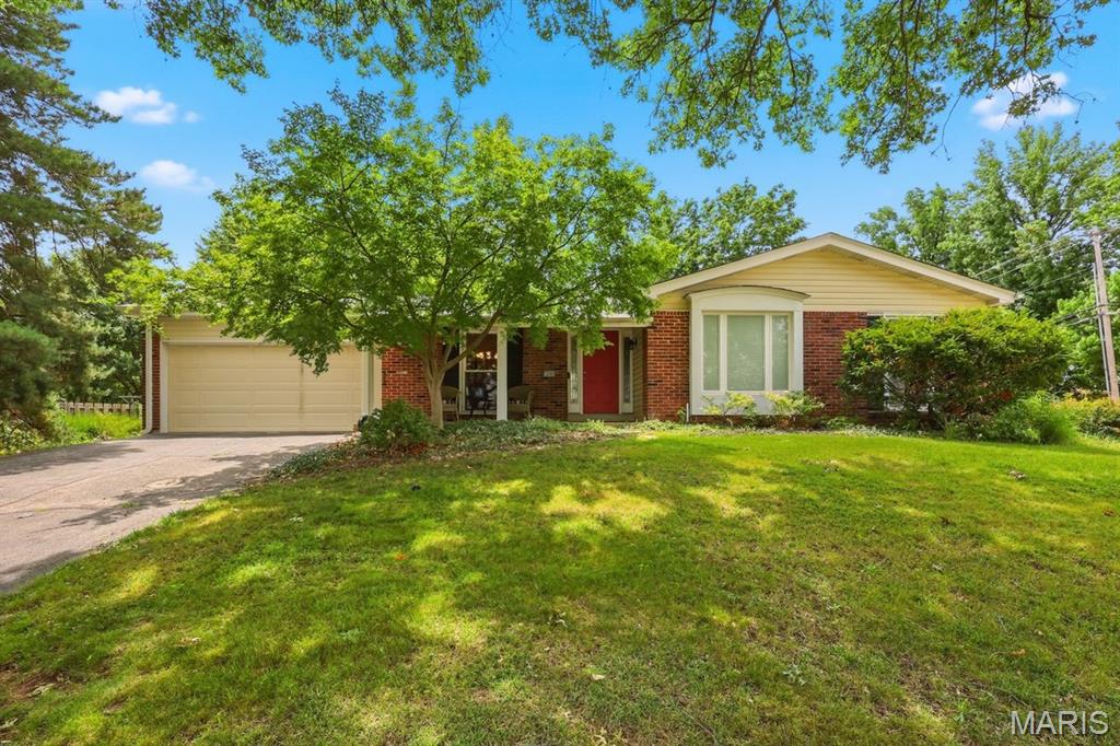 Photo of 12080 Spruce Haven Drive Creve Coeur MO 63146